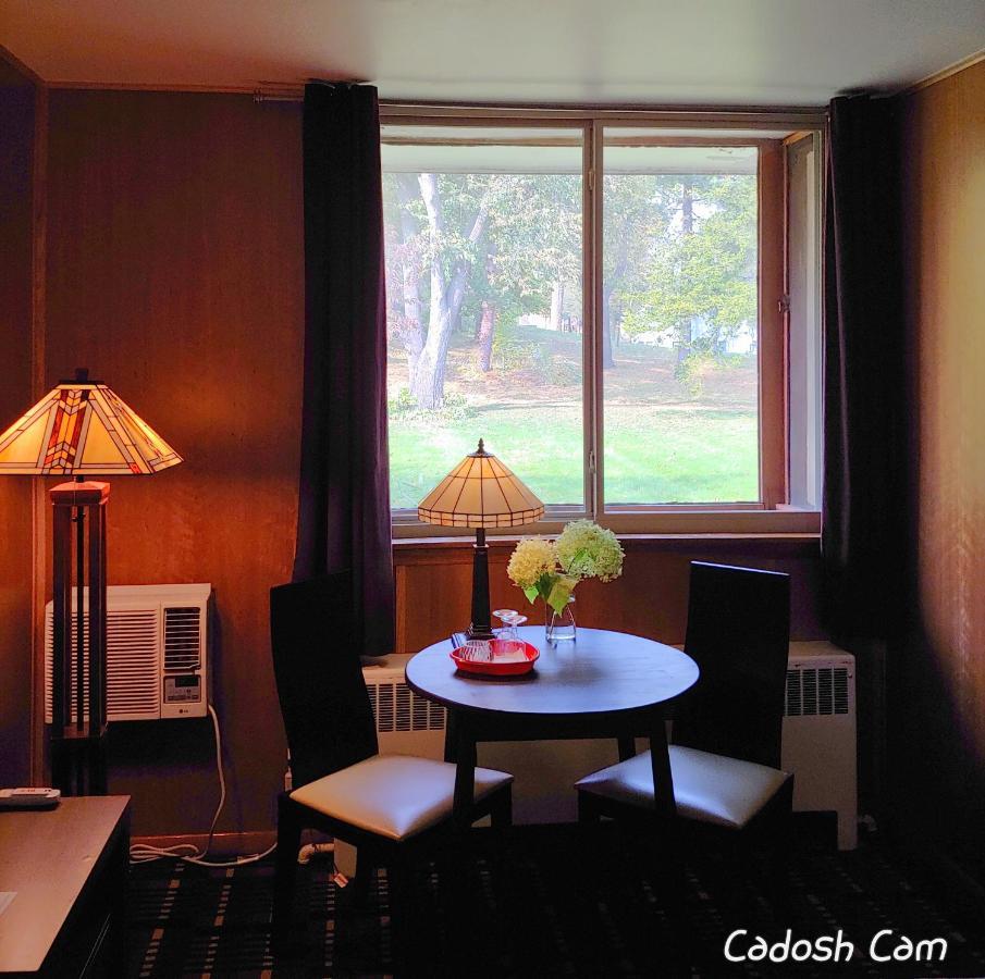 The Usonian Inn Llc Spring Green Exterior foto
